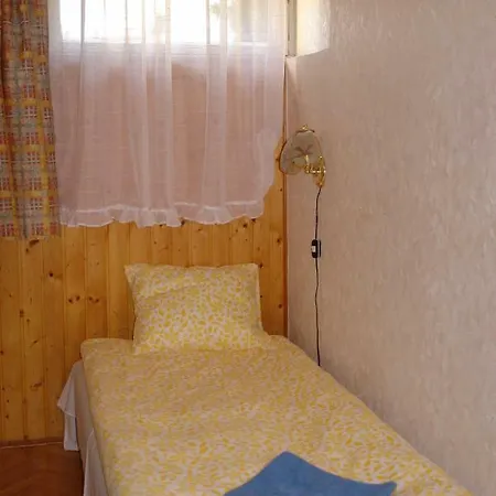 Mecsek Ueduelo Ingyenes Klimaval 300 M-Re A Fuerdotol Apartment Harkány Exterior photo
